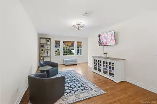 47 Syosset Cir, Syosset, NY 11791 - Photo 16