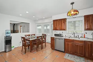 4 Quincy Ln, Smithtown, NY 11787 - Photo 10