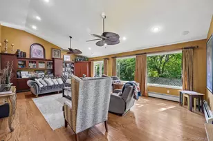 1304 Harbor Rd, Hewlett, NY 11557 - Photo 2