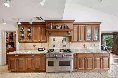 1304 Harbor Road, Hewlett, NY 11557 - Photo 18