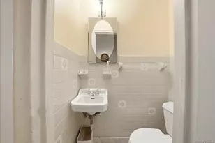 4425 Richardson Ave, Bronx, NY 10470 - Photo 18