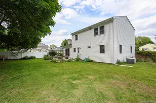 1372 Pine Dr, Bay Shore, NY 11706 - Photo 30