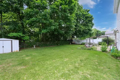 1372 Pine Drive, Bay Shore, NY 11706 - Photo 32