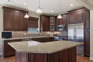 318 Roosevelt Way, Westbury, NY 11590 - Photo 10
