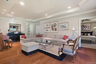 318 Roosevelt Way, Westbury, NY 11590 - Photo 8