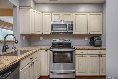 386 Richard Court, Pomona, NY 10970 - Photo 6