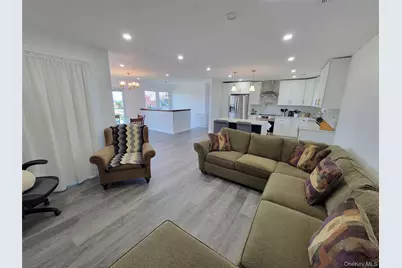23 Dalny Place, Sayville, NY 11782 - Photo 12