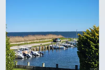 23 Dalny Place, Sayville, NY 11782 - Photo 2