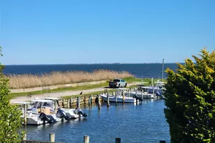 23 Dalny Pl, Sayville, NY 11782 - Photo 2