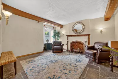 42 Pondfield Road W #4F, Bronxville, NY 10708 - Photo 4