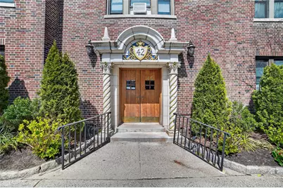 42 Pondfield Road W #4F, Bronxville, NY 10708 - Photo 2