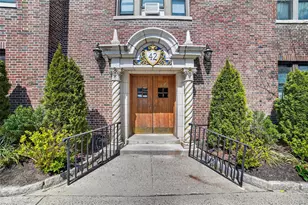 42 Pondfield Rd W, Bronxville, NY 10708 - Photo 2