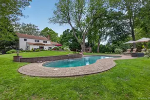 12 Wildwood Dr, Dix Hills, NY 11746 - Photo 30