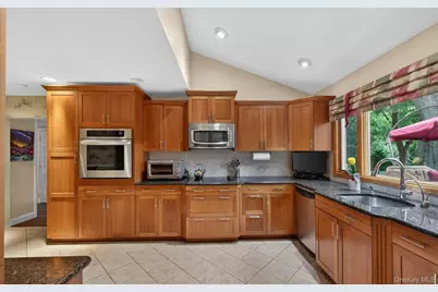12 Wildwood Drive, Dix Hills, NY 11746 - Photo 10