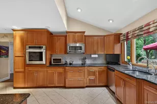 12 Wildwood Dr, Dix Hills, NY 11746 - Photo 10