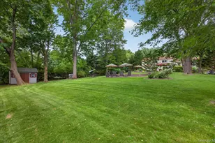 12 Wildwood Dr, Dix Hills, NY 11746 - Photo 34