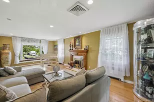 1304 Harbor Rd, Hewlett, NY 11557 - Photo 6