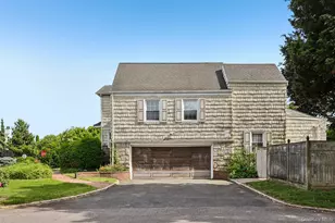 1304 Harbor Rd, Hewlett, NY 11557 - Photo 2