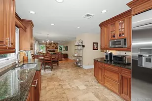 39 Tamara Ct, Melville, NY 11747 - Photo 16