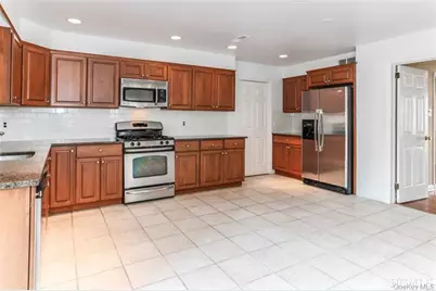 6 Oakstwain Road, Scarsdale, NY 10583 - Photo 10