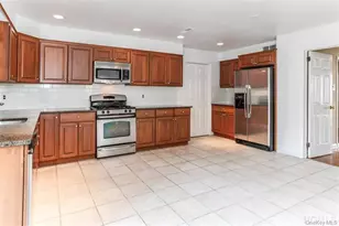 6 Oakstwain Rd, Scarsdale, NY 10583 - Photo 10