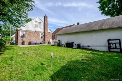 58 N Montgomery Street, Valley Stream, NY 11580 - Photo 16