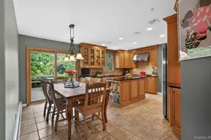 19 Seward Dr, Woodbury, NY 11797 - Photo 12