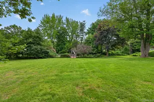19 Seward Dr, Woodbury, NY 11797 - Photo 32