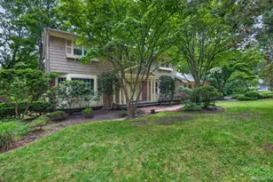 19 Seward Dr, Woodbury, NY 11797 - Photo 36
