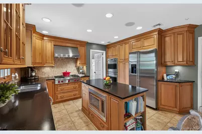 19 Seward Drive, Woodbury, NY 11797 - Photo 14