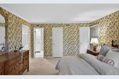 19 Seward Drive, Woodbury, NY 11797 - Photo 18