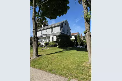10 Forest Row, Great Neck, NY 11023 - Photo 2