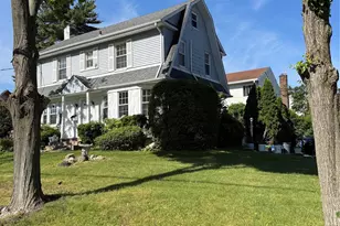 10 Forest Row, Great Neck, NY 11023 - Photo 2