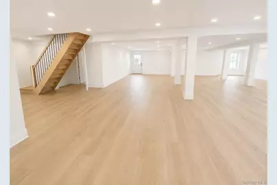 230 Gristmill Lane, Great Neck, NY 11023 - Photo 10
