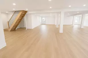 230 Grist Mill Ln, Great Neck, NY 11023 - Photo 10
