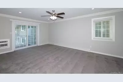 9 Williams Boulevard #8-2H, Lake Grove, NY 11755 - Photo 4