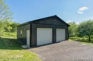 884 Camby Rd, Millbrook, NY 12545 - Photo 8