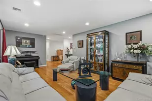 25 Edcris Ln, Huntington, NY 11743 - Photo 22
