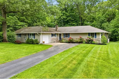 25 Edcris Lane, Huntington, NY 11743 - Photo 1