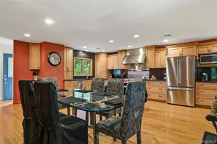 25 Edcris Ln, Huntington, NY 11743 - Photo 14