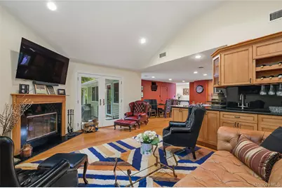 25 Edcris Lane, Huntington, NY 11743 - Photo 16