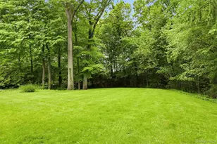 25 Edcris Ln, Huntington, NY 11743 - Photo 38
