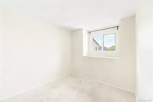 120-27 Riviera Ct, College Point, NY 11356 - Photo 28