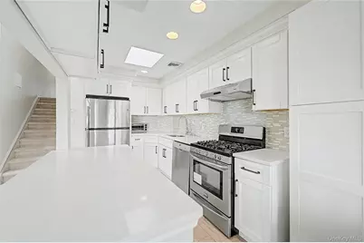 12027 Riviera Court #2B, College Point, NY 11356 - Photo 18