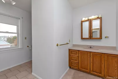23 Thompson Place #2, Lynbrook, NY 11563 - Photo 6