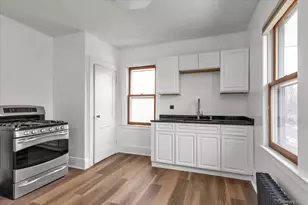 23 Thompson Pl, Lynbrook, NY 11563 - Photo 4