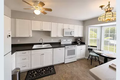 2555 Youngs Avenue #1D, Southold, NY 11971 - Photo 4