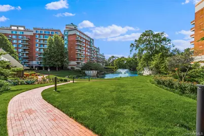 111 Cherry Valley Avenue #304, Garden City, NY 11530 - Photo 8