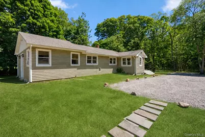 280 Holbrook Road, Ronkonkoma, NY 11779 - Photo 2