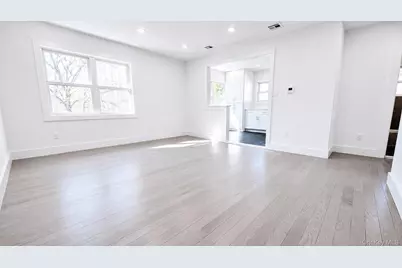 43 Yennicock Avenue #2, Port Washington, NY 11050 - Photo 4